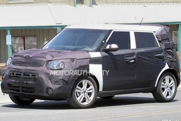 Flagra: Kia Soul é visto rodando todo camuflado