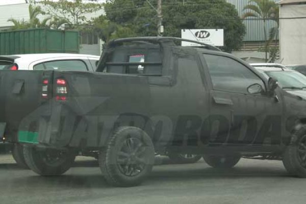 EXCLUSIVO: Fiat prepara Strada com três portas.