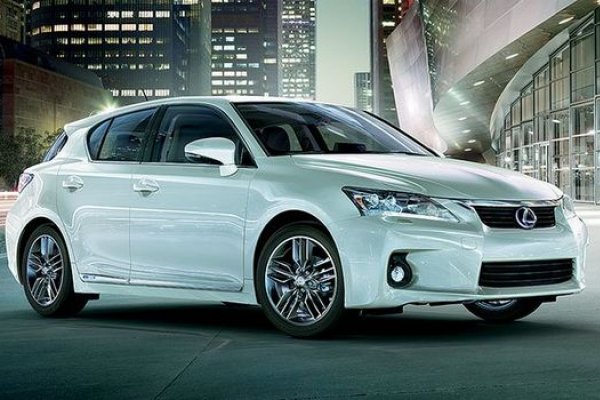 LEXUS CT 200H CHEGA POR R$ 149 MIL
