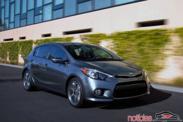 KIA MOTORS REVELA NOVO CERATO HATCH NO SALÃO DE CHICAGO 2013