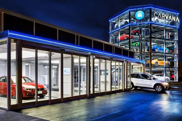 EMPRESA CRIA MÁQUINA DE VENDER CARROS NOS ESTADOS UNIDOS