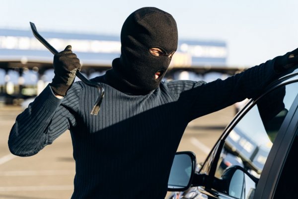 Quais as diferenças entre blindagem e película anti-vandalismo no carro?