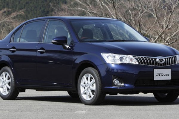 Fotos do novo Corolla caem na internet