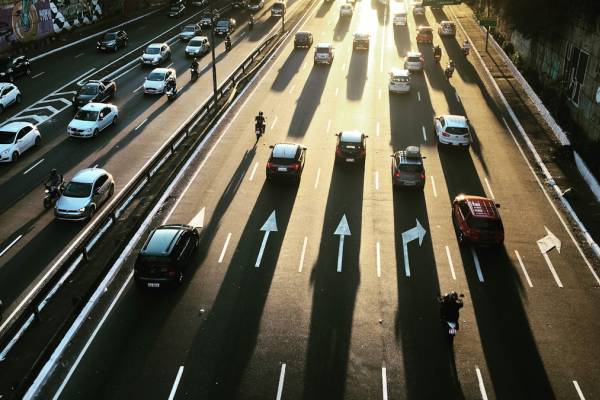 Nova regra na China pode impactar carros elétricos no Brasil?