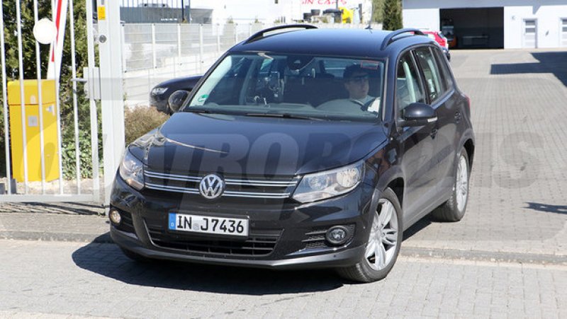 FLAGRA: MULA DO AUDI Q1 CIRCULA EM TESTES