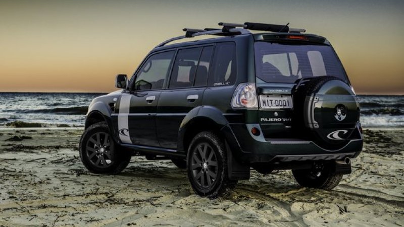 PAJERO TR4 GANHA SÉRIE ESPECIAL O'NEILL