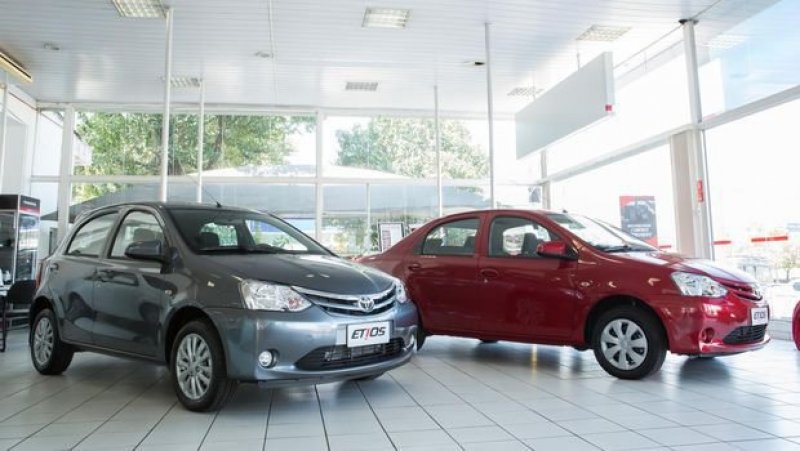 TOYOTA REVELA LINHA 2014 DO ETIOS