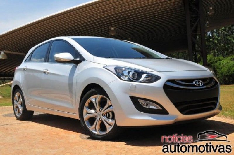 HYUNDAI OFICIALIZA CHEGADA DO NOVO I30 1.8 COM PREÇOS ENTRE R$ 71,9 MIL E R$ 92 MIL
