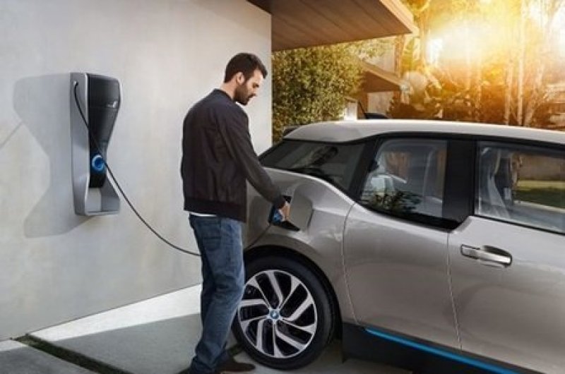 ÚLTIMAS BMW E IPIRANGA FIRMAM PARCERIA PARA A INSTALAÇÃO DE PONTOS DE RECARGA PARA CARROS ELÉTRICOS NO BRASIL