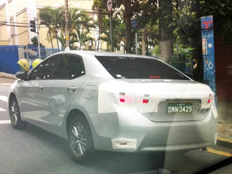 NOVO COROLLA É FLAGRADO EM SP