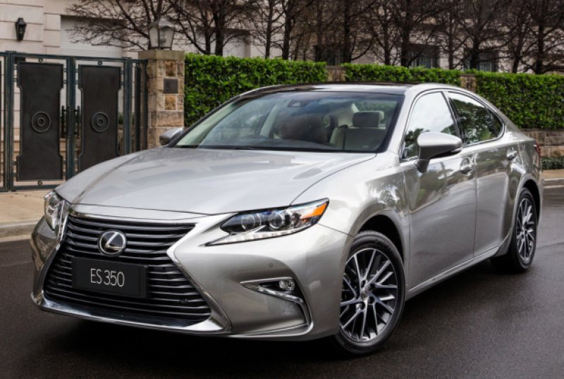 LEXUS LANÇA RENOVADO ES 350 2016 NO BRASIL POR R$ 253,3 MIL