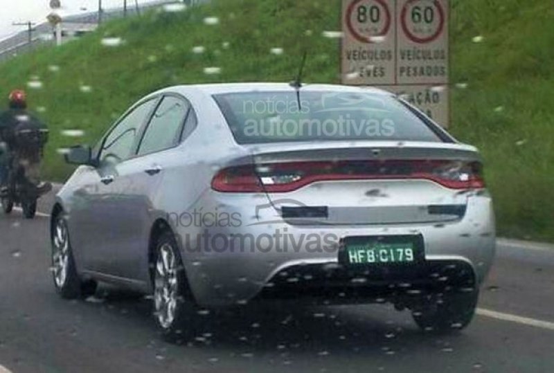 Exclusivo: Flagramos o Dodge Dart 2013 rodando no Brasil