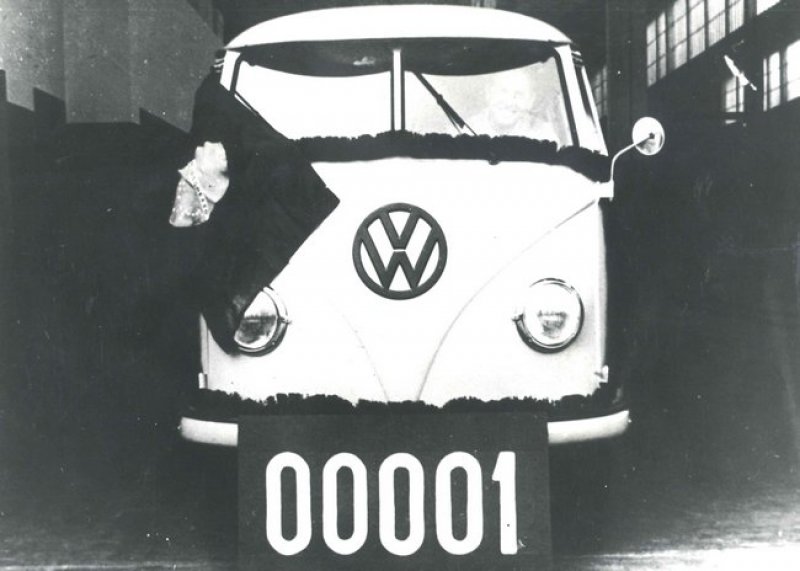 Kombi completa 55 anos de produção no Brasil