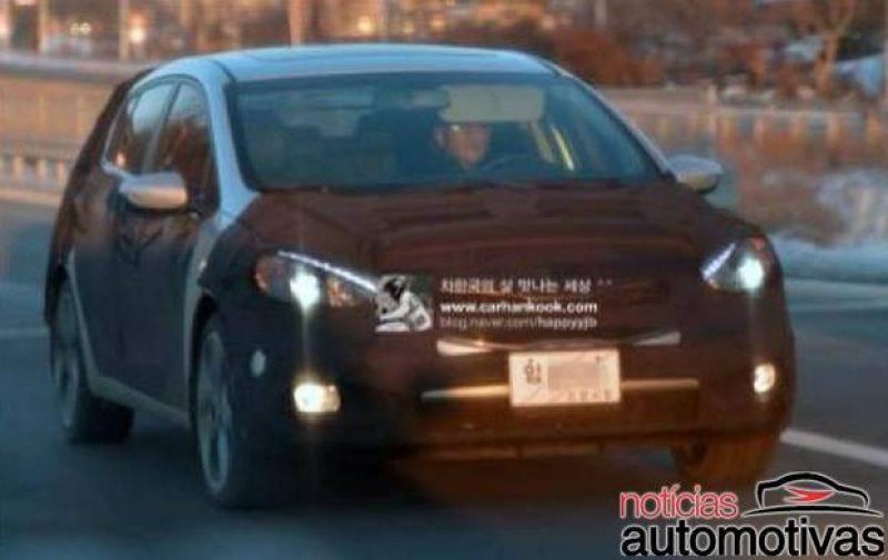 Novo Cerato hatch é flagrado – modelo será alternativa ao Cee´d “europeu