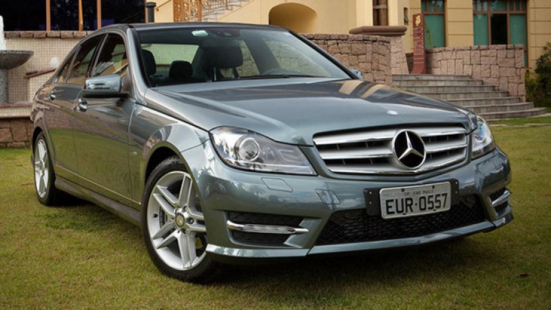 MERCEDES-BENZ FAZ RECALL DO CLASSE C NO BRASIL