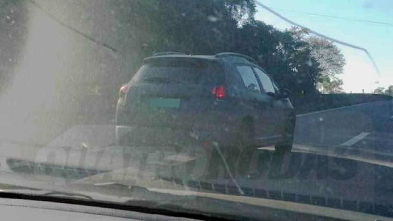 PEUGEOT 2008 RODA NO RJ