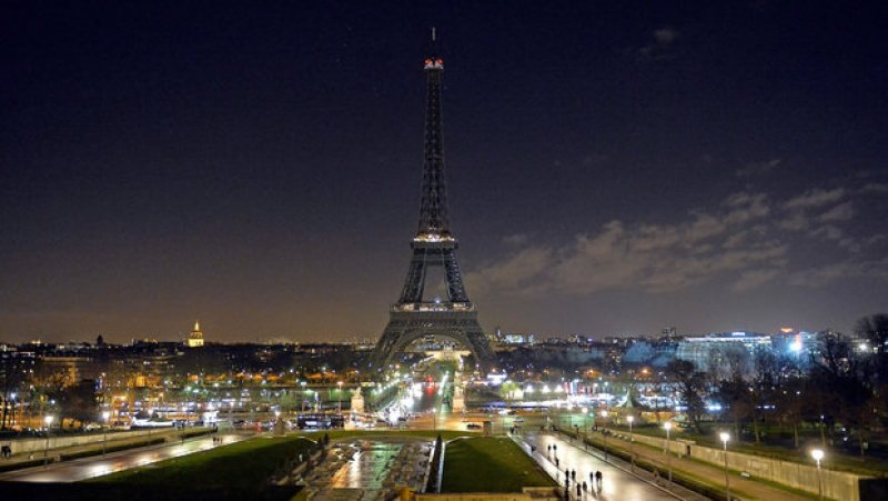 PARIS PROIBIRÁ TRÁFEGO DE CARROS POR UM DIA