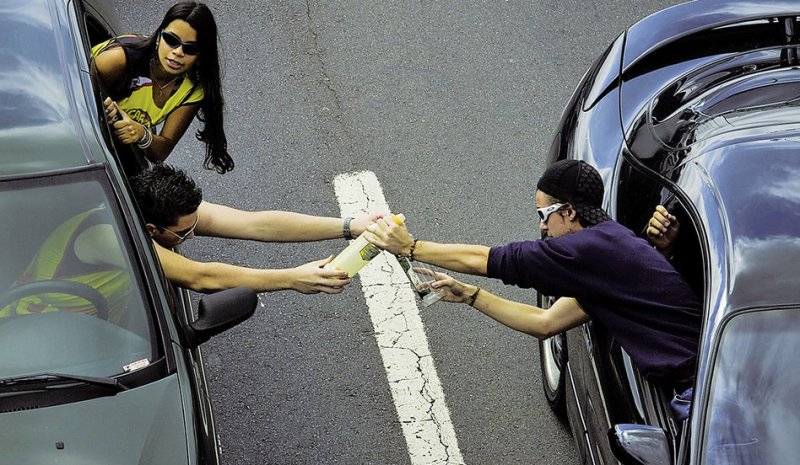 PROJETO DE LEI QUER PROIBIR TRANSPORTE DE BÊBADO AO LADO DO MOTORISTA