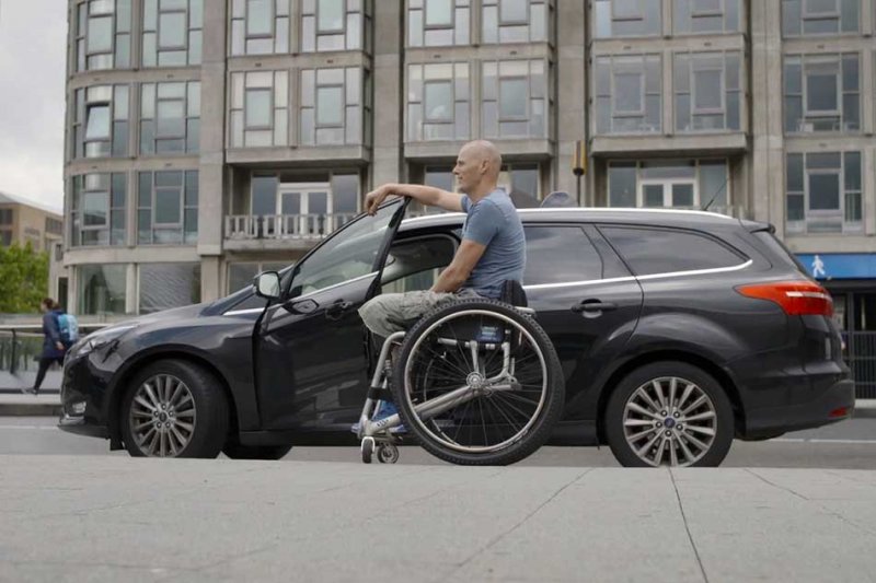 Handicab: Ford propõe taxistas com deficiência