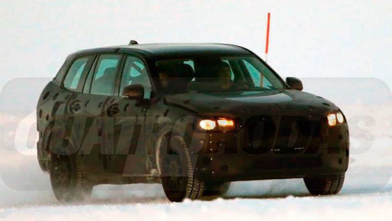 NOVO VOLVO XC90 É FLAGRADO EM TESTES