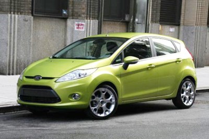 Ford pensa em Fiesta de baixo custo para emergentes