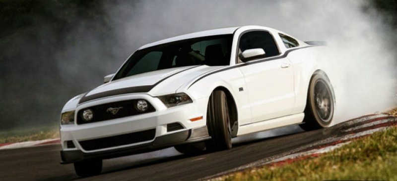 Ford lança Mustang RTR 2013