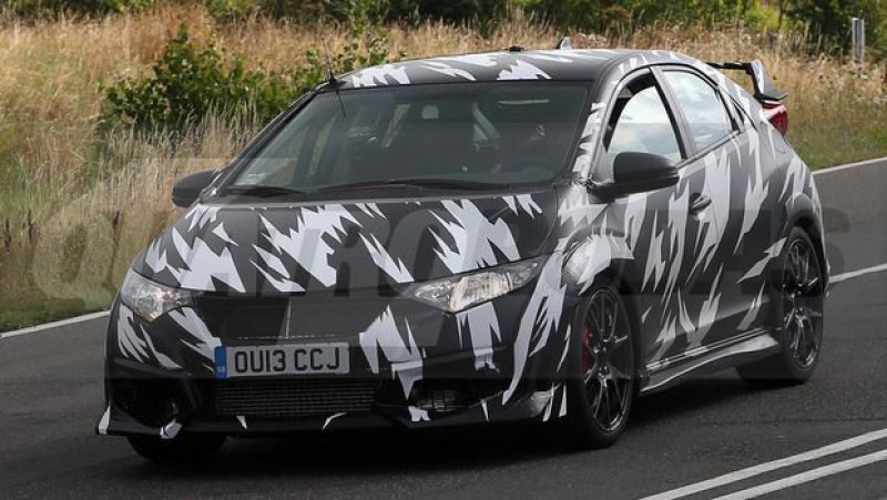 HONDA CIVIC TYPE R É CLICADO EM TESTES