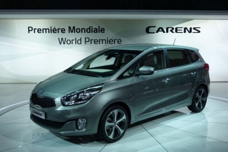 KIA CARENS 2014 É APRESENTADO NO CANADÁ