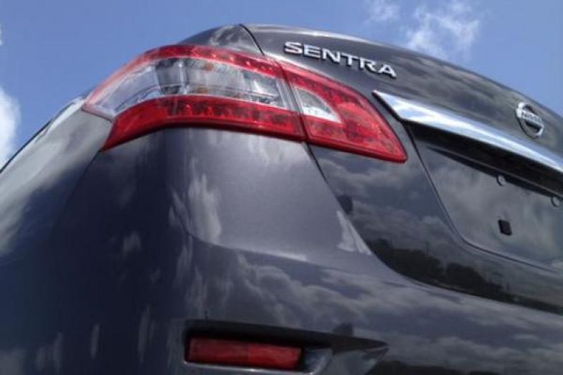 Nissan Sentra 2013 é flagrado rumo aos concessionários mexicanos