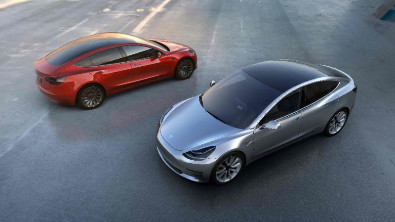 TESLA ENFIM COMEÇARÁ A FAZER ELÉTRICO "POPULAR" PARA VENDER MILHÕES