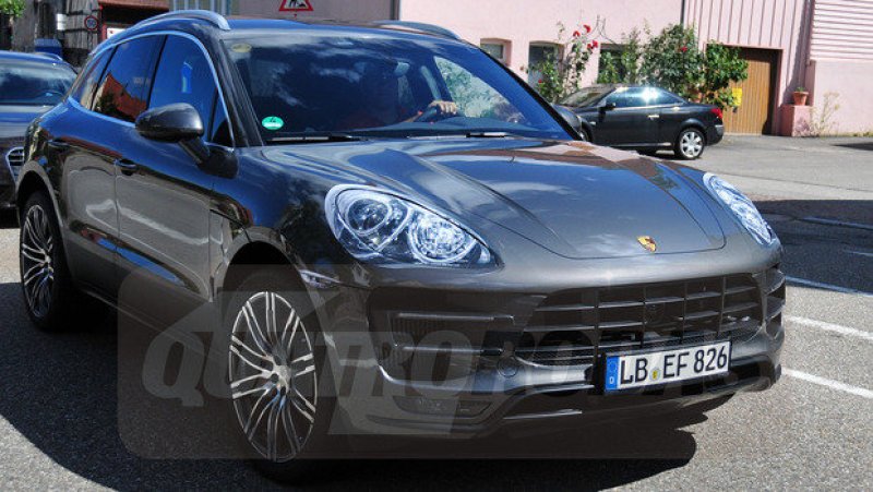PORSCHE MACAN É FLAGRADO SEM DISFARCES