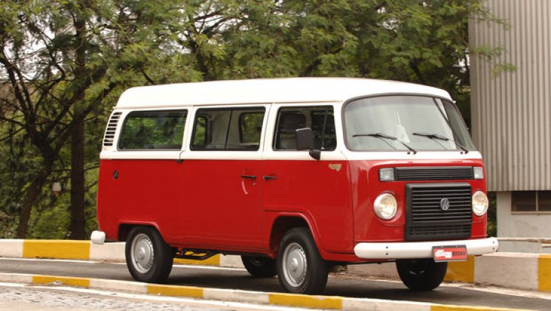 VW PREPARA DESPEDIDA DA KOMBI
