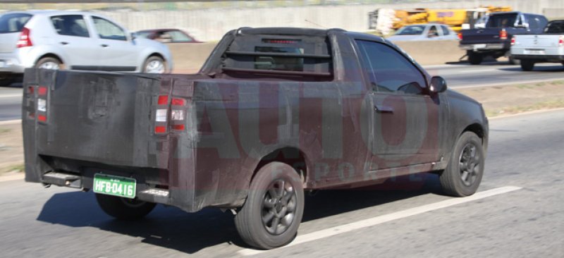 Nova" Fiat Strada é flagrada em testes