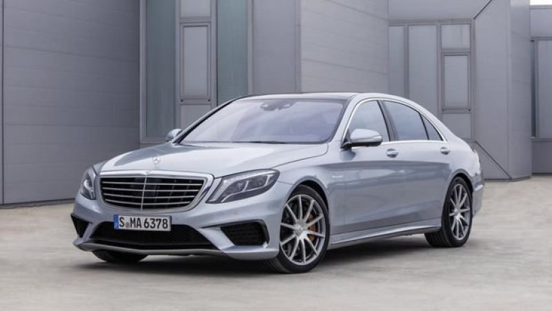 MERCEDES-BENZ S63 AMG É REVELADO