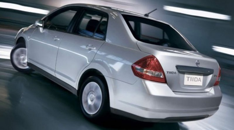 Tiida sedã automático chegará no 2º semestre