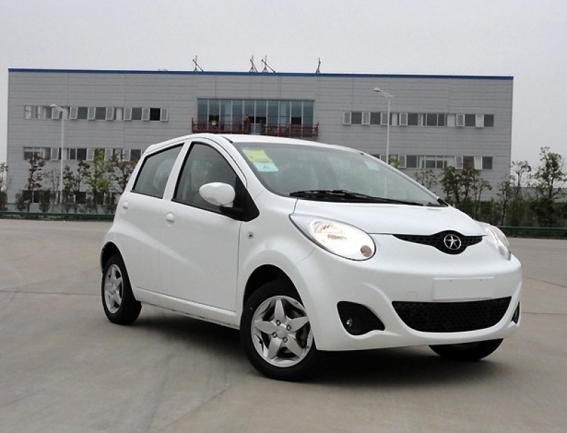 JAC apresenta compacto J2 na internet