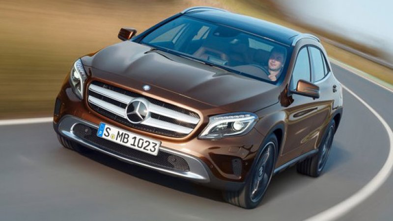 A MERCEDES-BENZ ANUNCIOU A CHEGADA DO GLA AO BRASIL