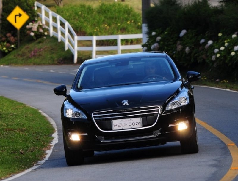 Peugeot traz 508, sedã grande francês, por R$ 119.990