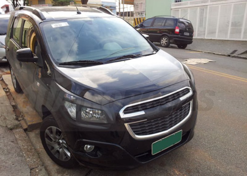 Chevrolet Spin automática é flagrada em São Paulo