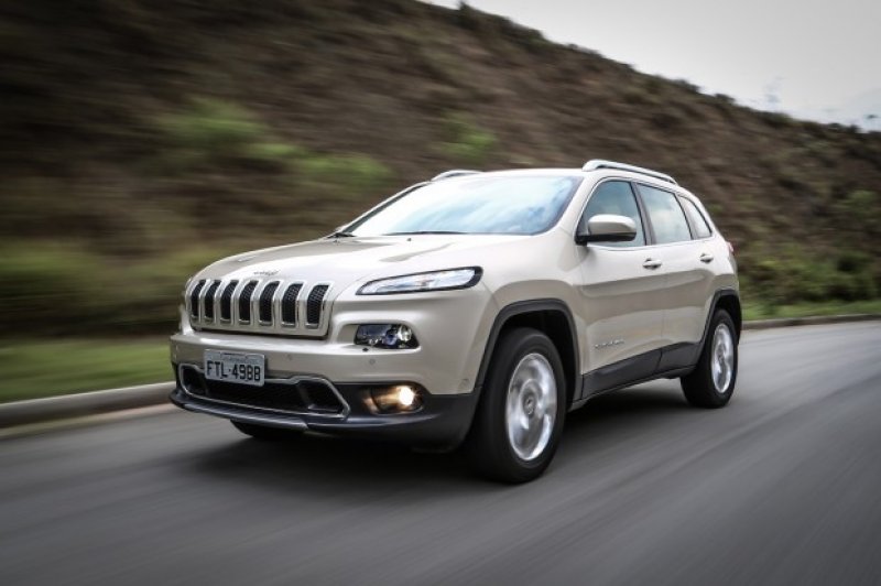 JEEP FAZ RECALL DO CHEROKEE NO BRASIL PARA CORRIGIR PROBLEMAS NA PARTE ELÉTRICA
