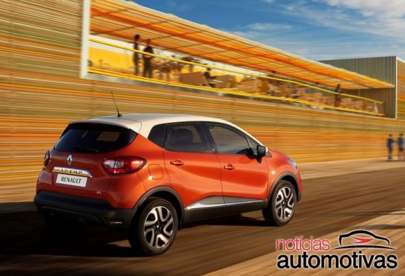 Renault mostra versão de produção do crossover Captur