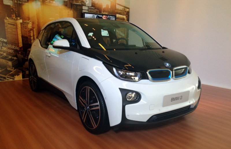 BMW LANÇA ELÉTRICO I3 NO BRASIL