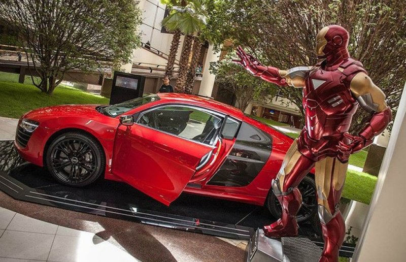 HOMEM DE FERRO 3 "LANÇA" AUDI R8 V10 PLUS NO BRASIL