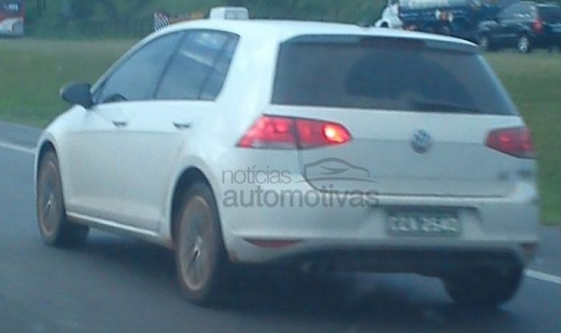 EXCLUSIVO: VOLKSWAGEN GOLF VII RODANDO EM TESTES NO BRASIL
