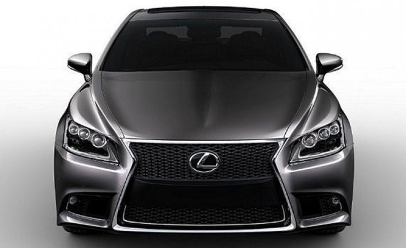 Novo Lexus LS aparece em imagens vazadas