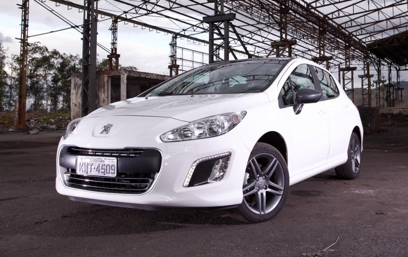 Peugeot 308 turbo chega ao Brasil 
