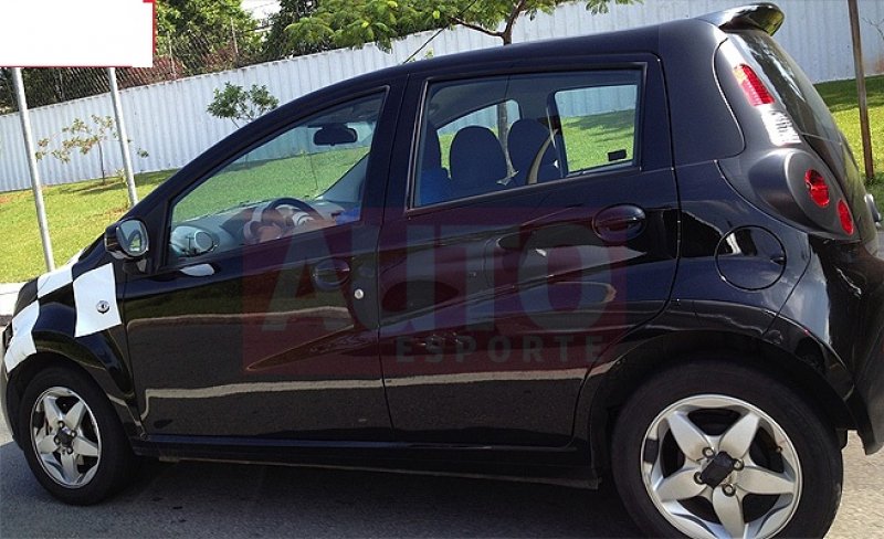 Flagra: JAC J2, que chega em novembro, em testes