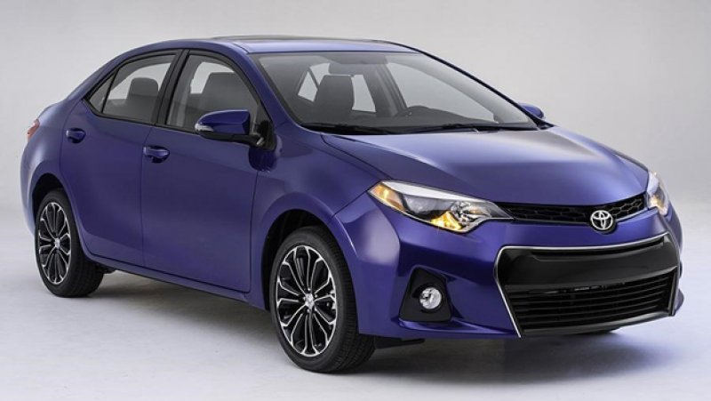 A OFERTA DE MOTORIZAÇÕES NÃO DEVE APRESENTAR NOVIDADES SIGNIFICATIVAS, E UMA VERSÃO PREPARADA PELA AMG PARA SUBSTITUIR O ATUAL C63 AMG EVIDENTEMENTE ESTÁ NOS PLANOS.