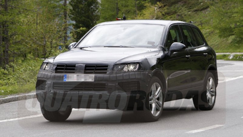 NOVO TOUAREG É TESTADO NOS ALPES