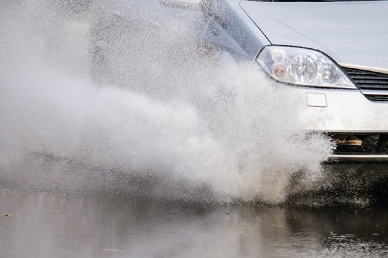 ATRAVESSOU A ENCHENTE? SAIBA O QUE FAZER